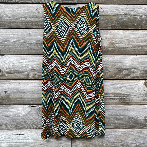 Geometric Design Pleated Dress - Picture 5 of 8